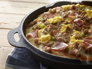 Queso Breakfast Pizza